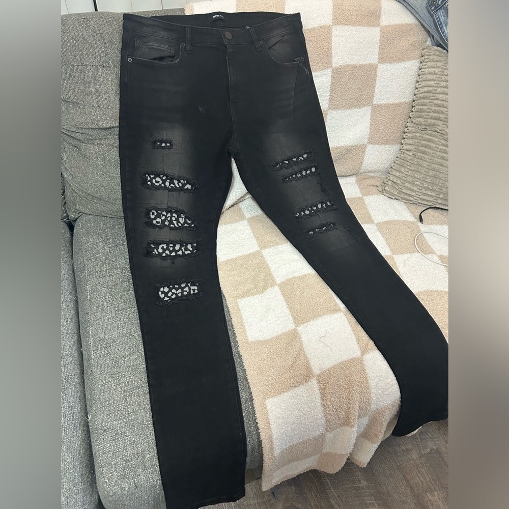 NOVO MEN Black Distressed Jeans with Leopard Print Accents